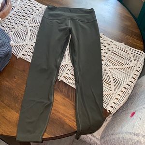 LULULEMON 25” HR Dark Olive aligns.